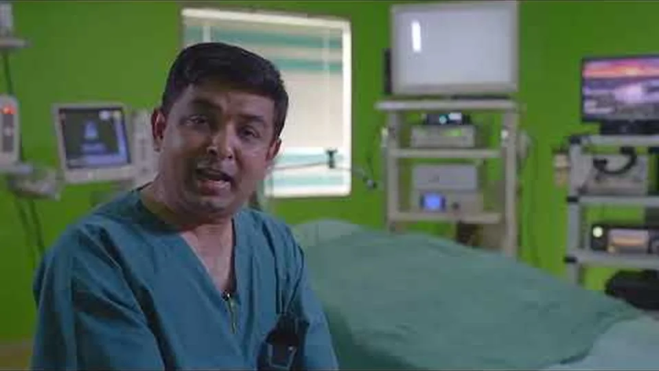 Dr. Himanshu Yadav explaining hernia and treatment
